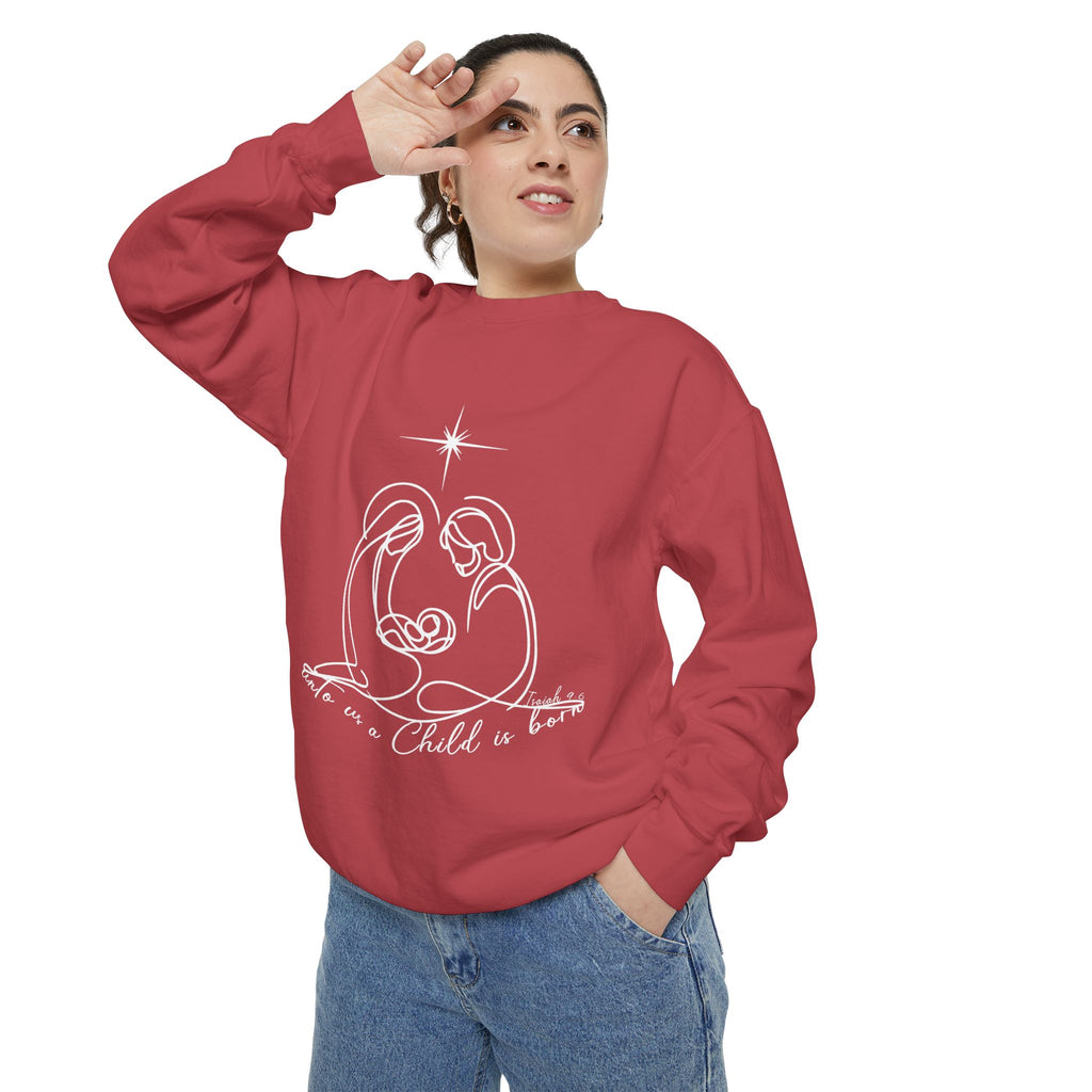 Cozy Unisex Garment-Dyed Sweatshirt for Casual Everyday Wear