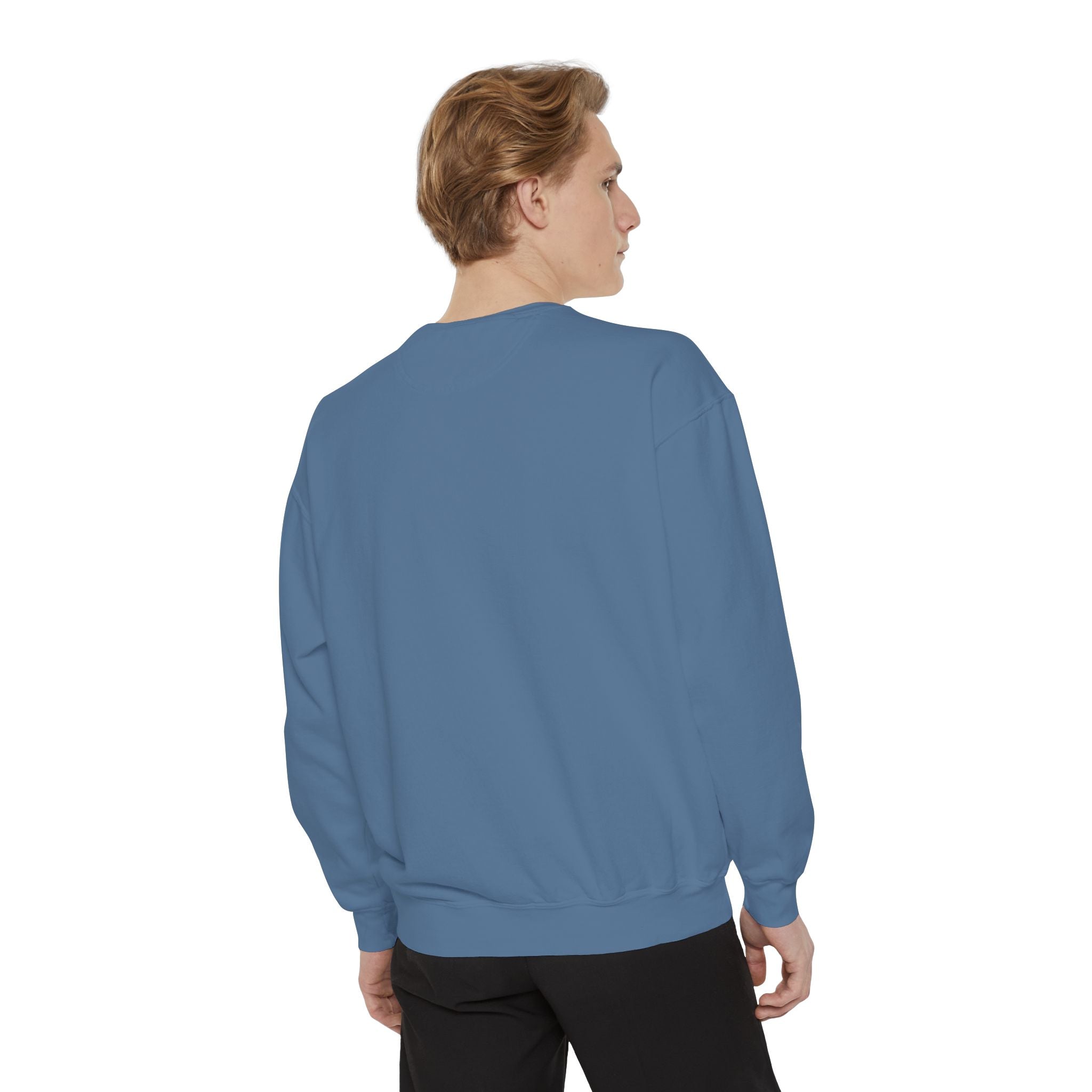 Cozy Unisex Garment-Dyed Sweatshirt for Casual Everyday Wear