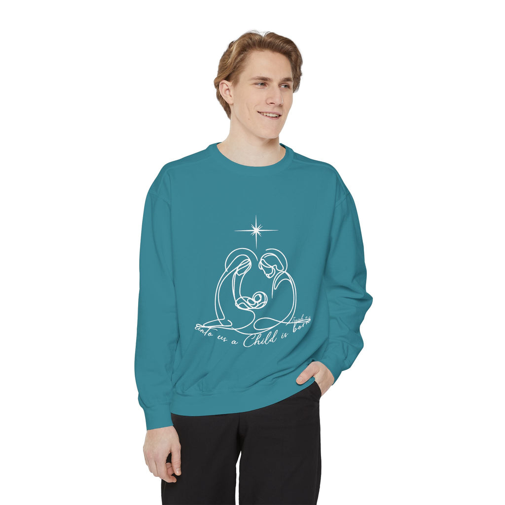 Cozy Unisex Garment-Dyed Sweatshirt for Casual Everyday Wear