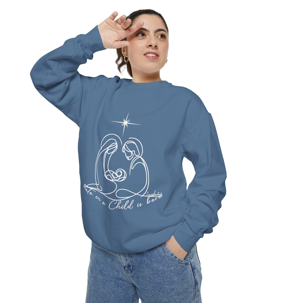 Cozy Unisex Garment-Dyed Sweatshirt for Casual Everyday Wear