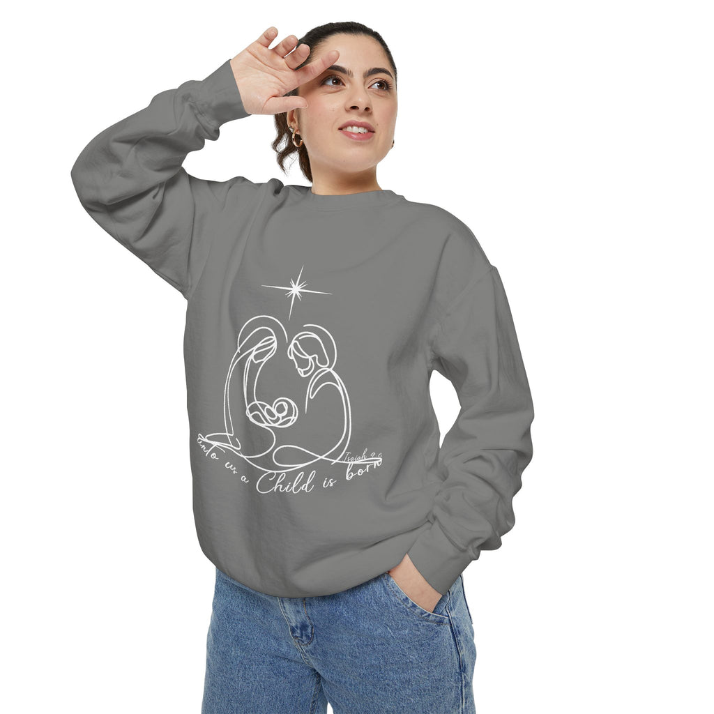 Cozy Unisex Garment-Dyed Sweatshirt for Casual Everyday Wear
