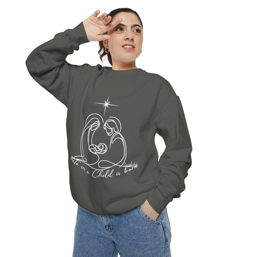 Cozy Unisex Garment-Dyed Sweatshirt for Casual Everyday Wear